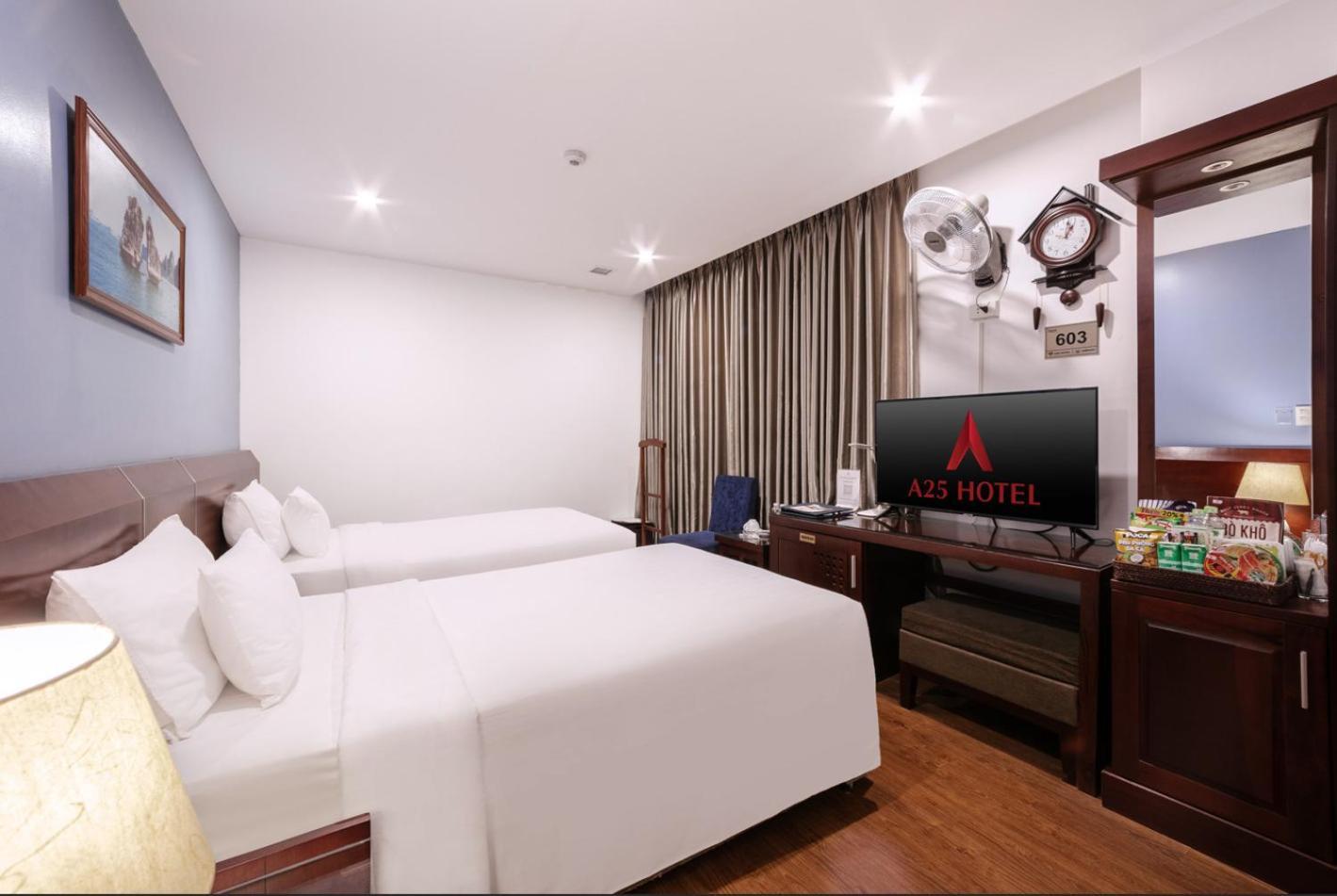 A25 Hotel - 63A Phuong Liet Hanoi Buitenkant foto